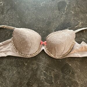 Victoria’s Secret bra